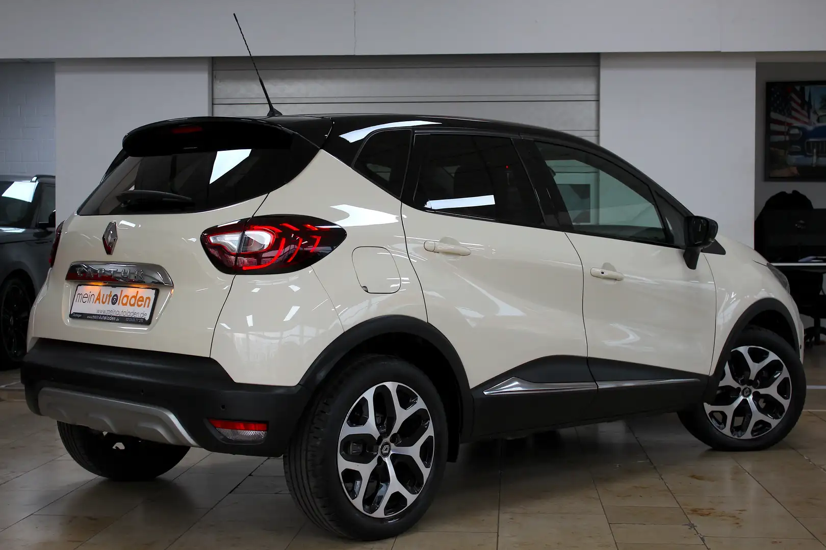 Renault Captur ENERGY TCe 120 Autom. *NAVI*LEDER*PANO*LED*KAMERA* Wit - 2