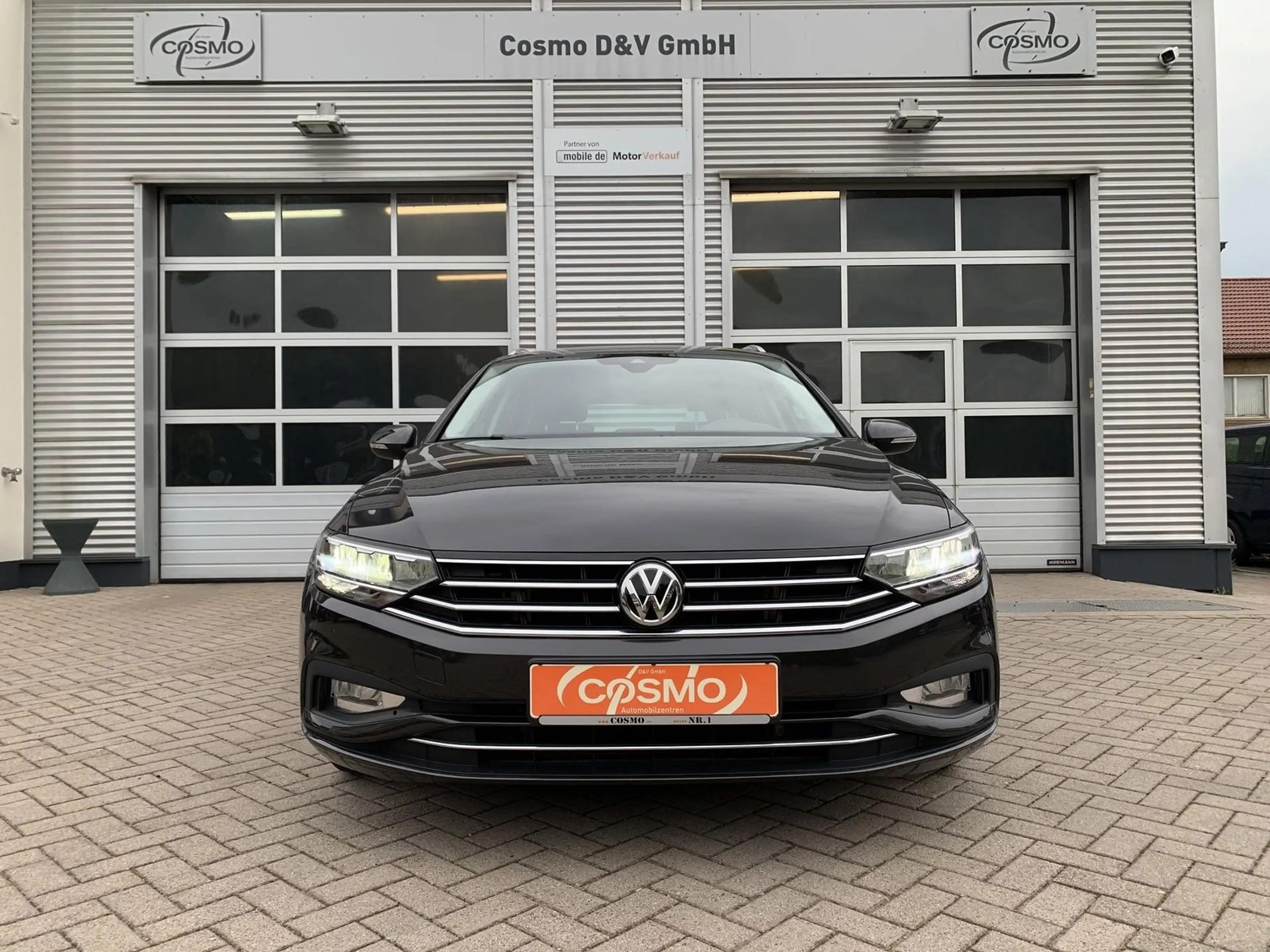 Volkswagen Passat Variant Busines 1.5 TSI NAVI+ACC+LED — photo 2