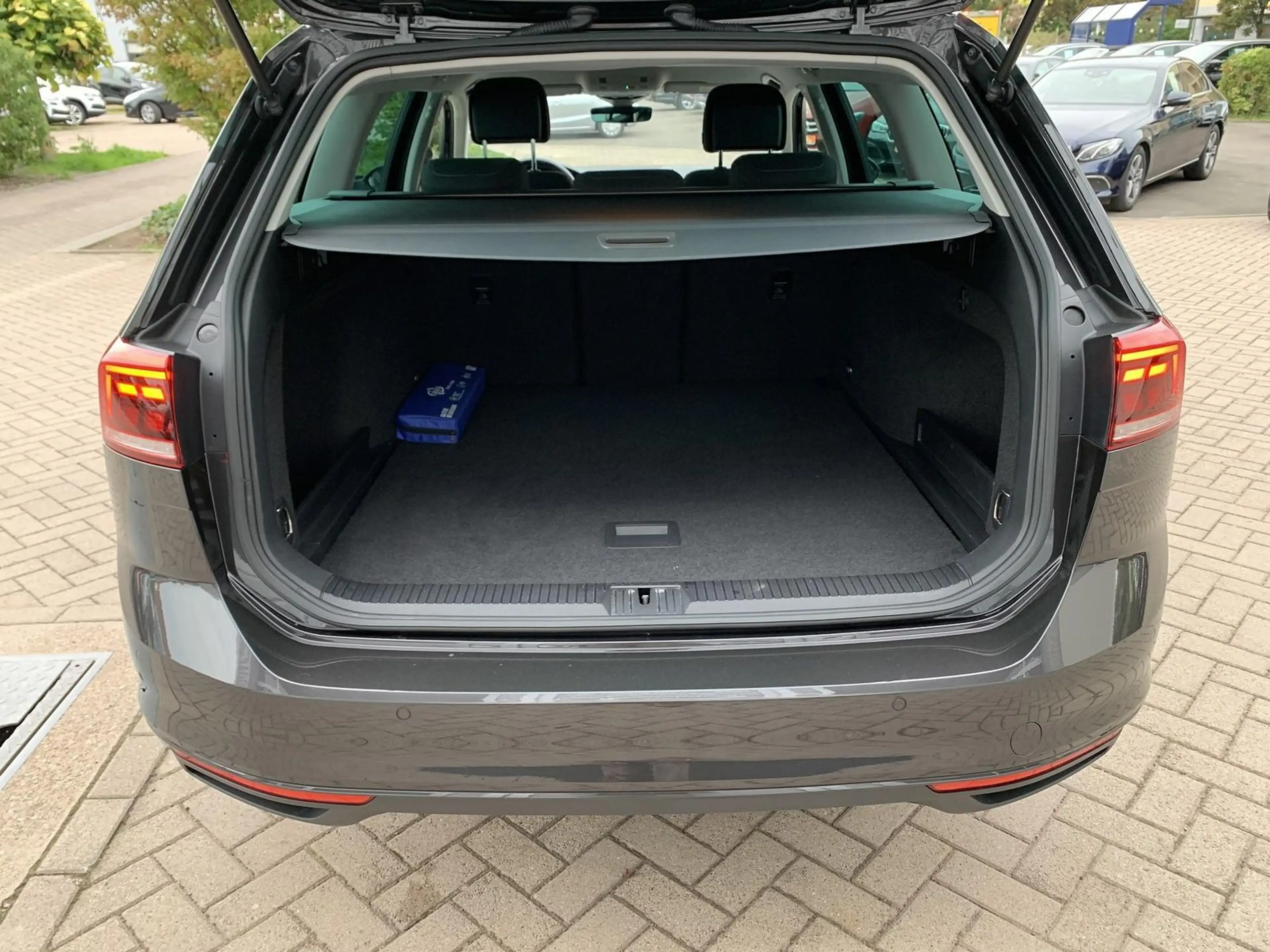 Volkswagen Passat Variant Busines 1.5 TSI NAVI+ACC+LED — photo 6