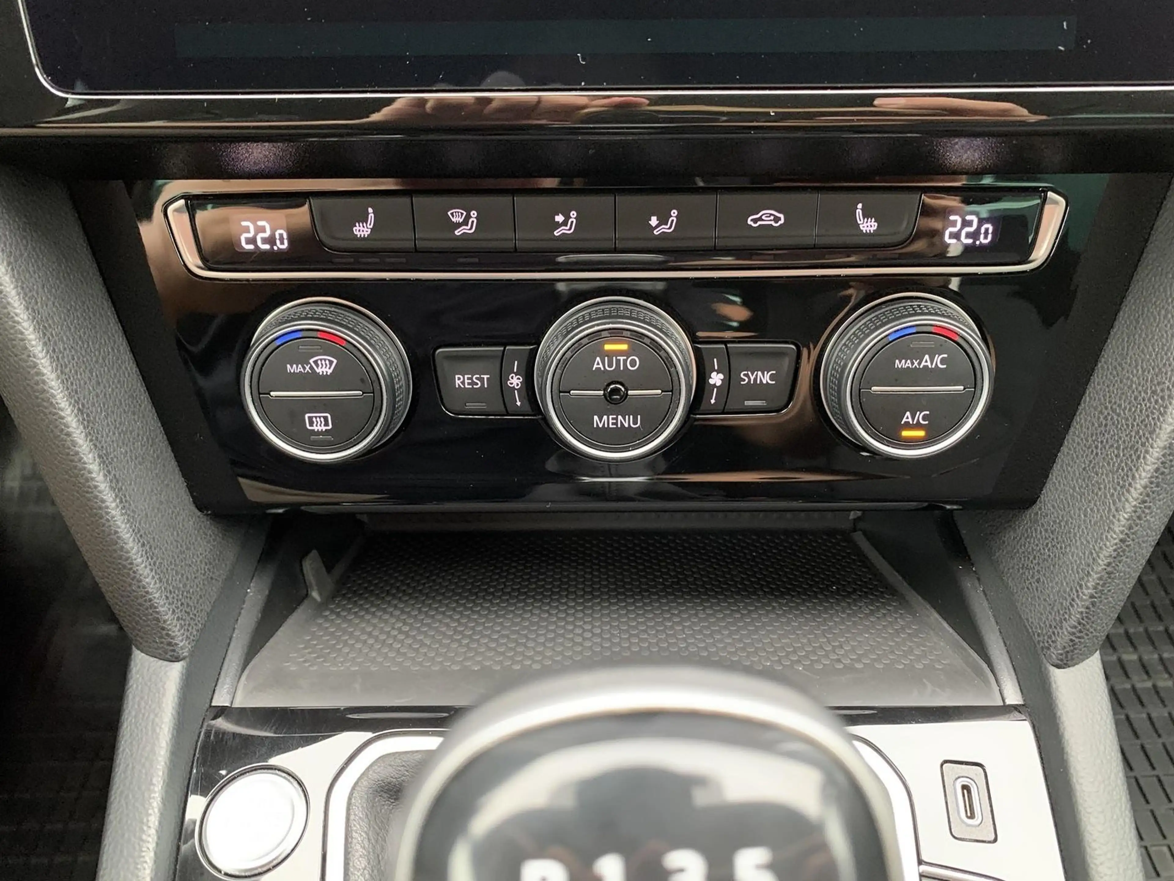Volkswagen Passat Variant Busines 1.5 TSI NAVI+ACC+LED — photo 14