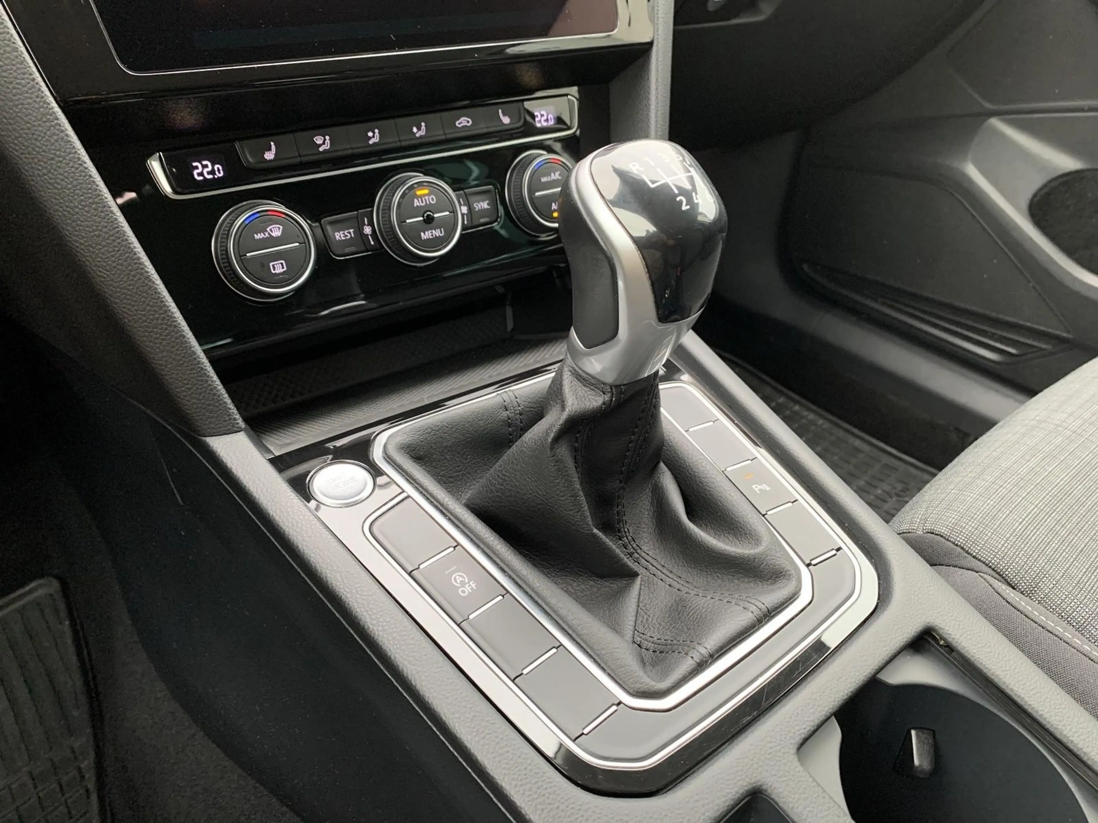 Volkswagen Passat Variant Busines 1.5 TSI NAVI+ACC+LED — photo 13