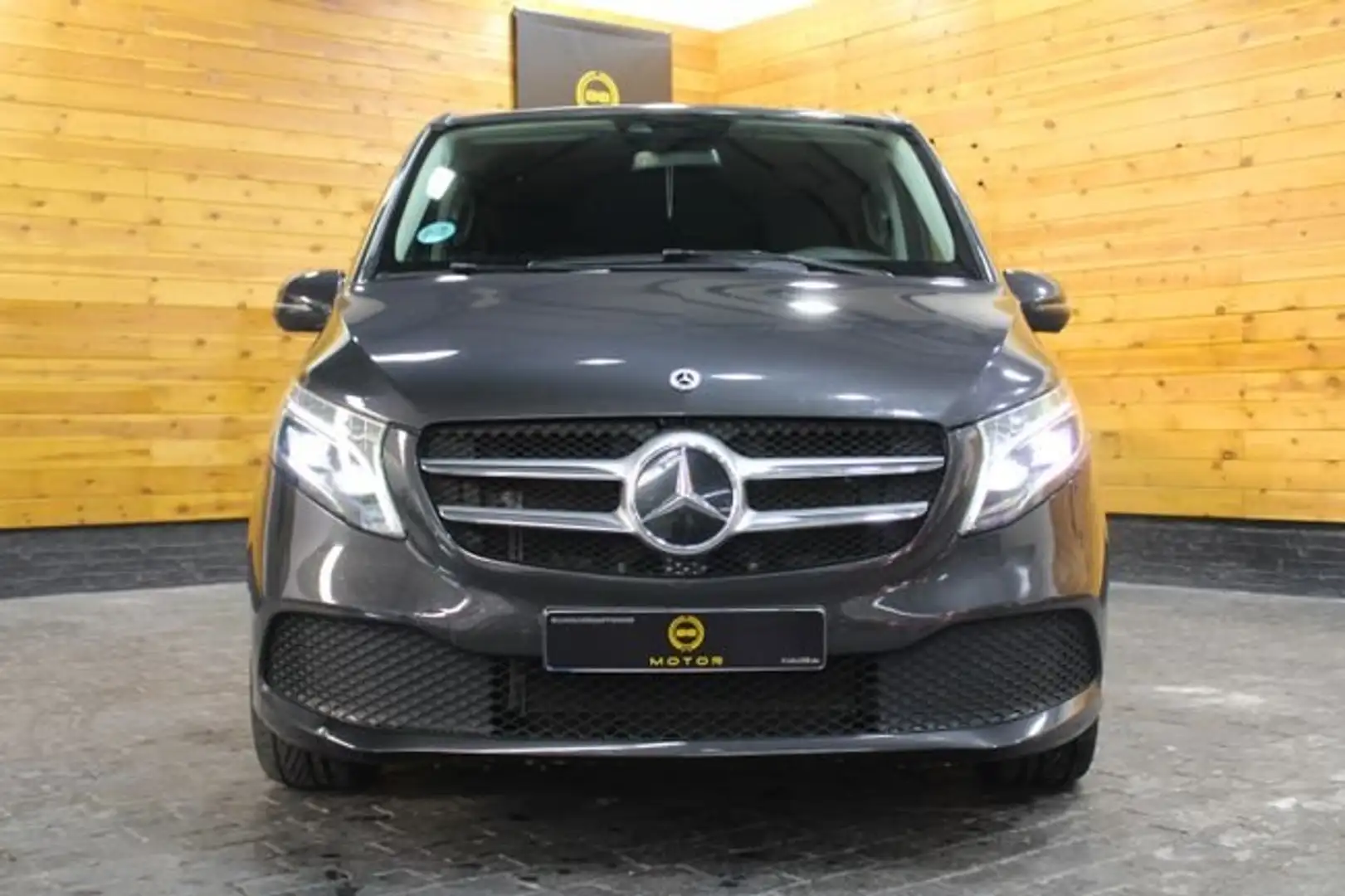 Mercedes-Benz V 220 220d Largo Avantgarde 7G Tronic Gris - 2