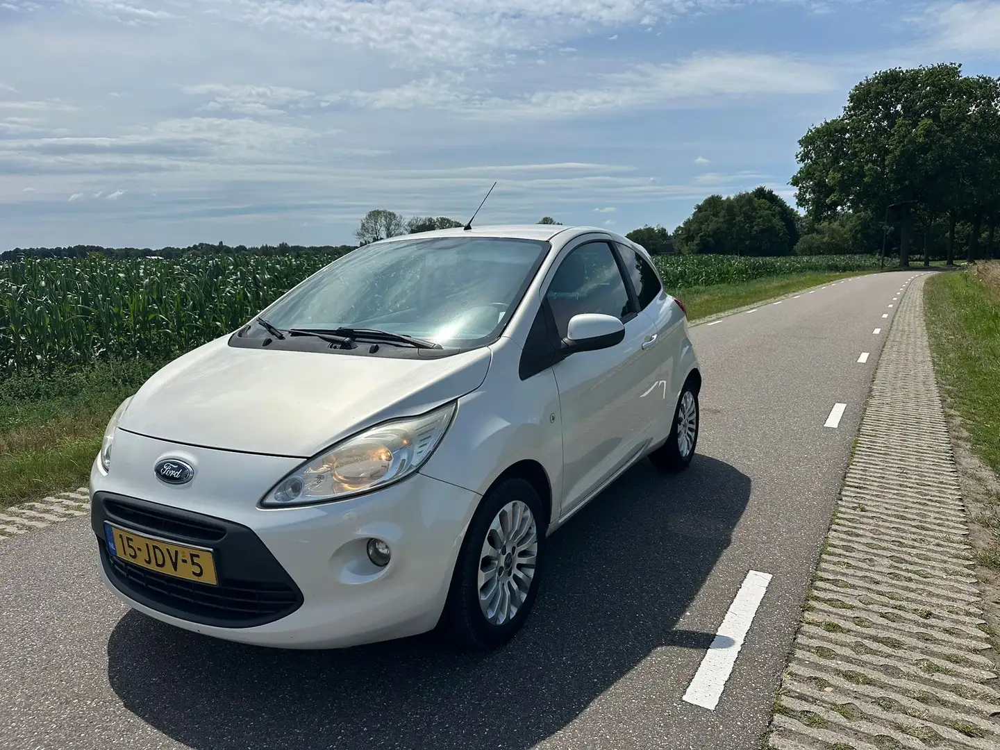 Ford Ka/Ka+ Ford Ka 1.2 2009 Wit | NAP | APK | Airco | Wit - 1