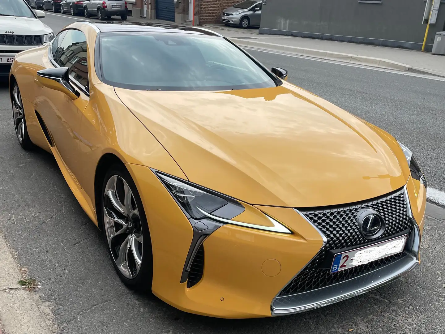 Lexus LC 500h Jaune - 2