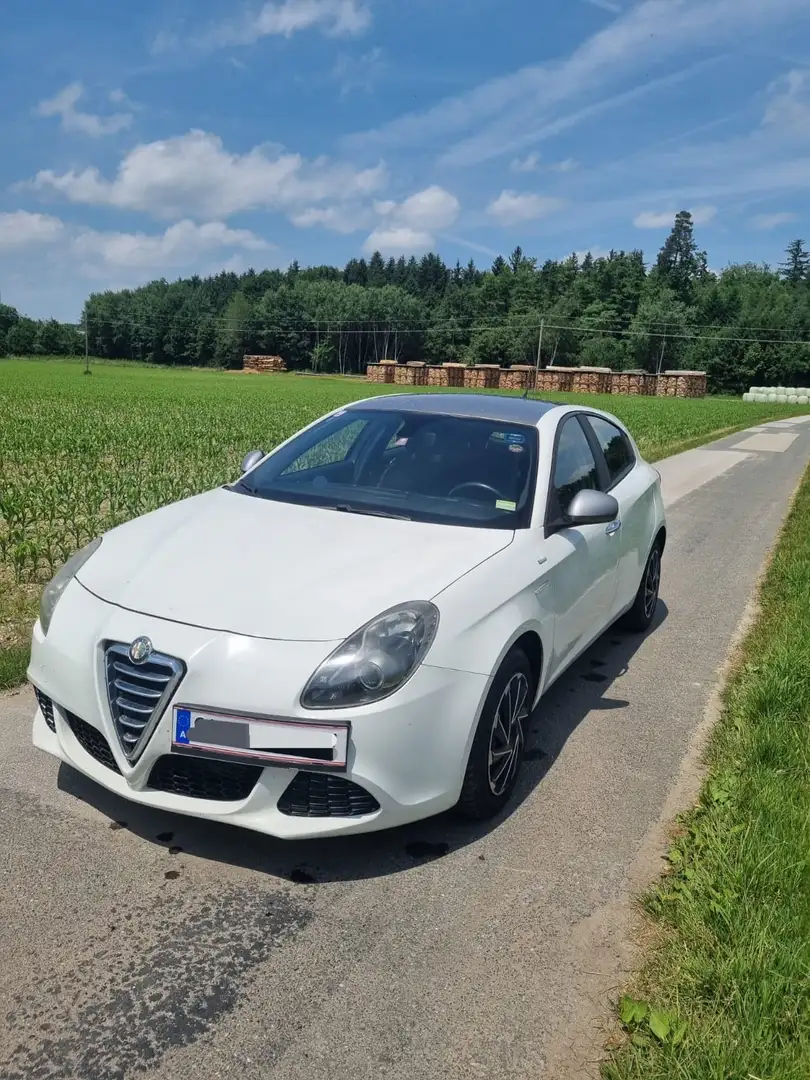 Alfa Romeo Giulietta 1,6 JTDM-2 Veloce Weiß - 1
