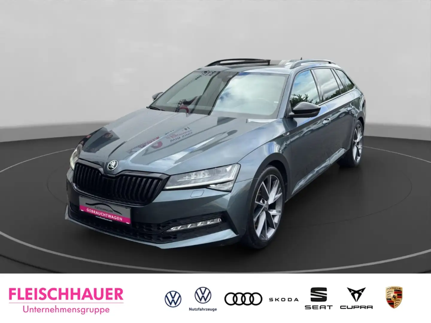 Skoda Superb 2,0TSI Combi SportLine 4x4 AHK+Pano+Navi+CarPlay+A Grau - 1