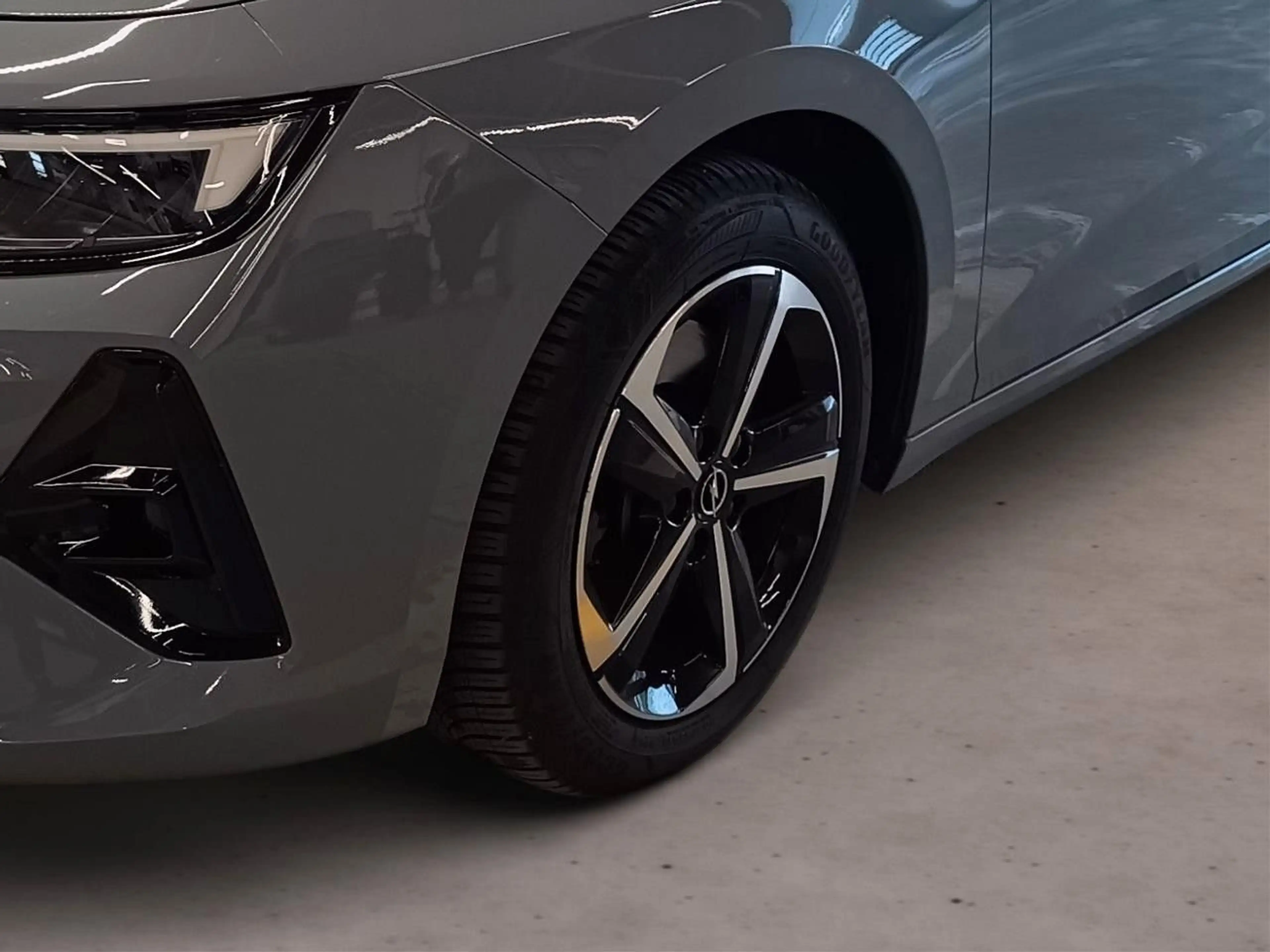 Opel Astra Sports Tourer GS 1.2 Turbo S/S AT8 *AHK* — photo 13