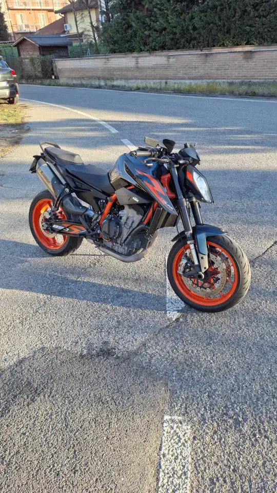 KTM 890 Duke R