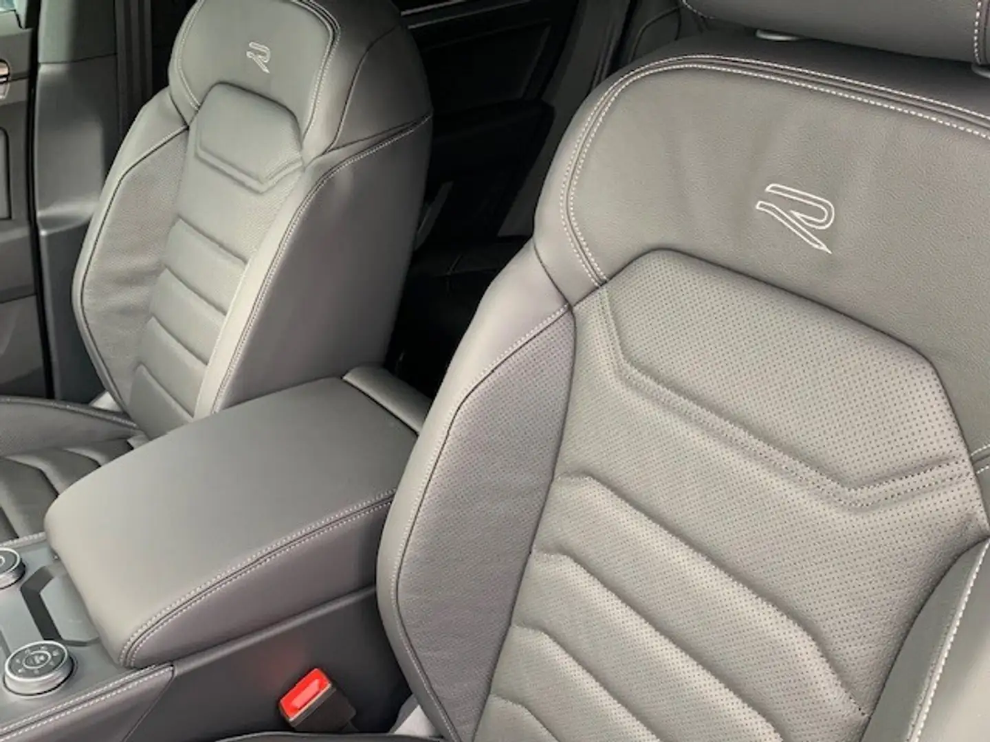 Volkswagen Touareg R-LINE 3.0TDI V6 286CV 4MOTION AG8 Argent - 2