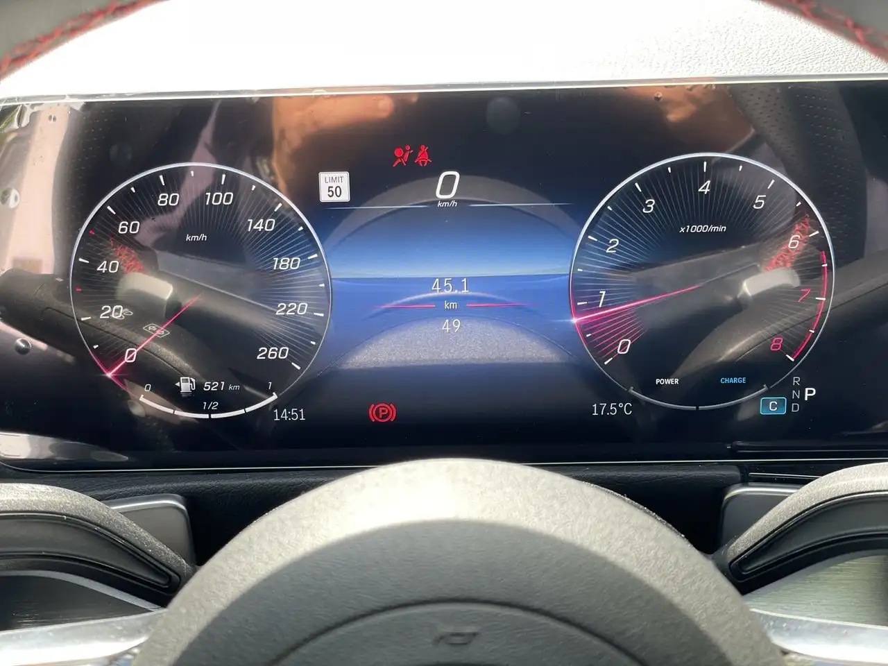Mercedes-Benz GLB снимка Mercedes-Benz GLB
