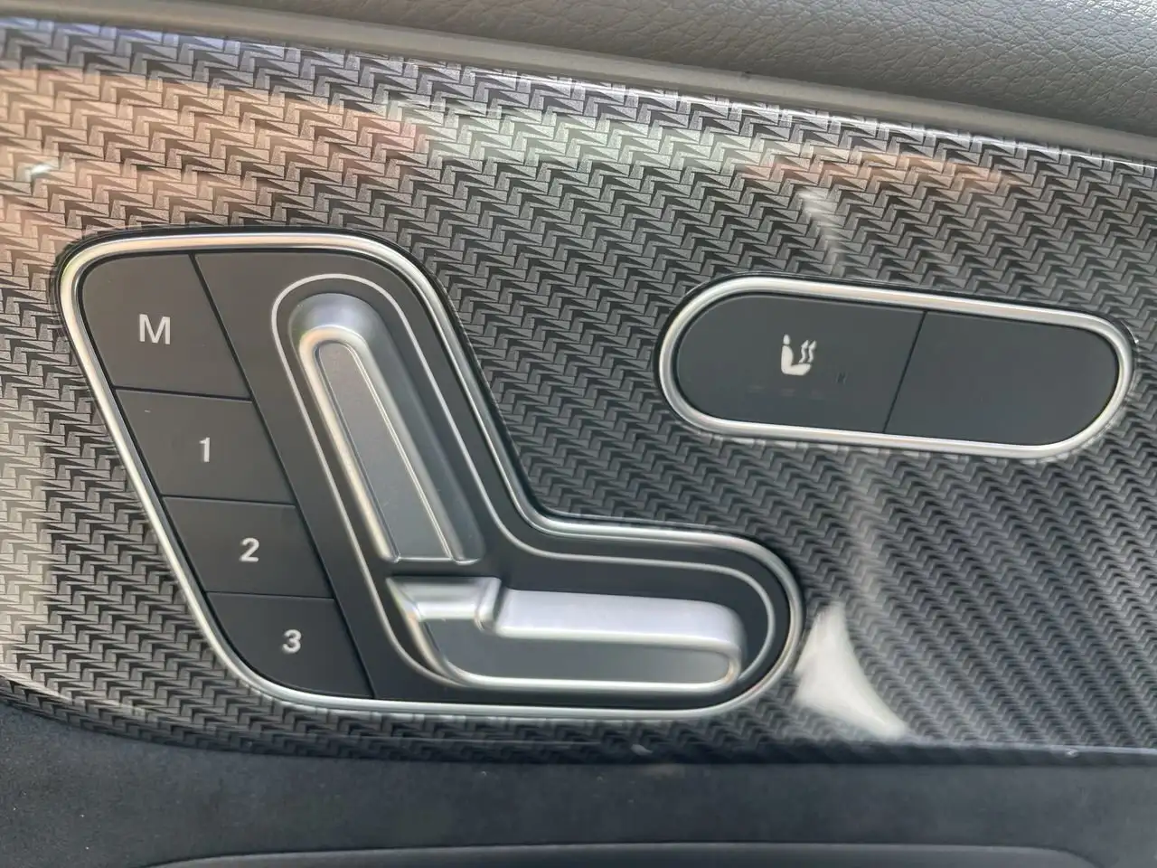 Mercedes-Benz GLB снимка Mercedes-Benz GLB