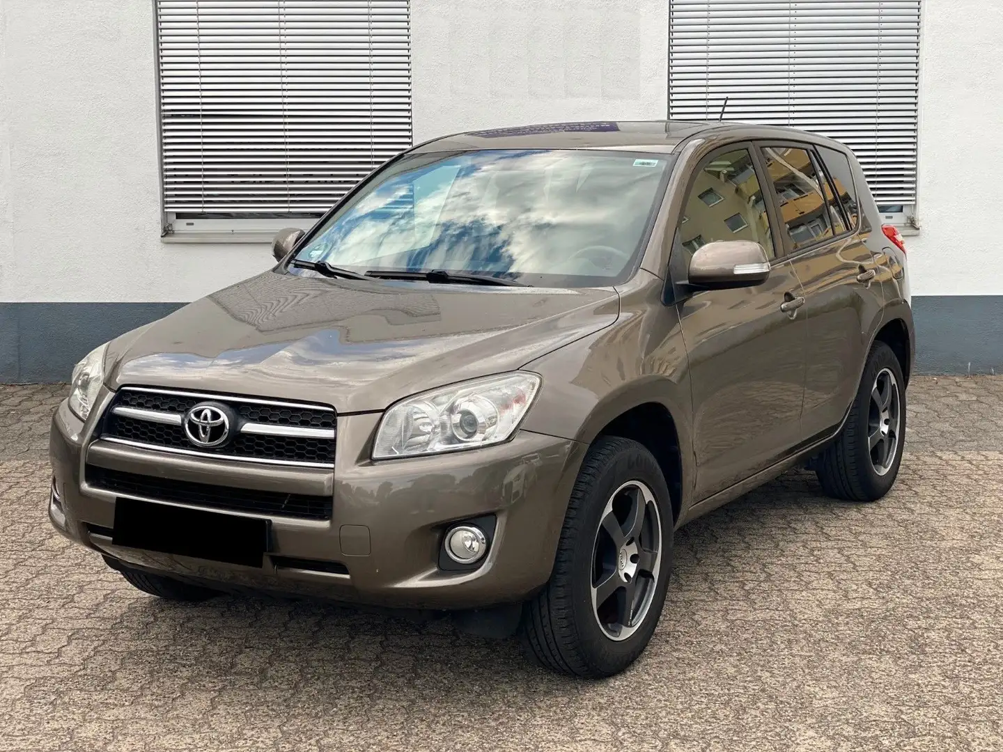 Toyota RAV 4 2,0-l-Valvematic 4x4 Sol Multidrive S *TOP Brun - 2
