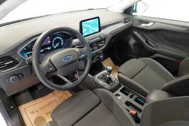 Ford Focus view 14