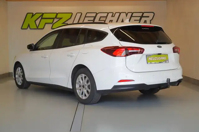 Ford Focus view 7