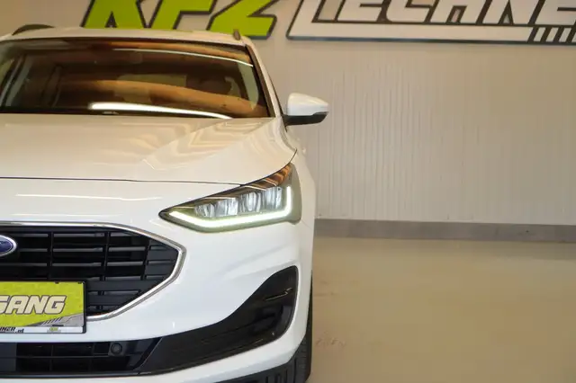 Ford Focus view 10