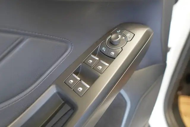Ford Focus view 15