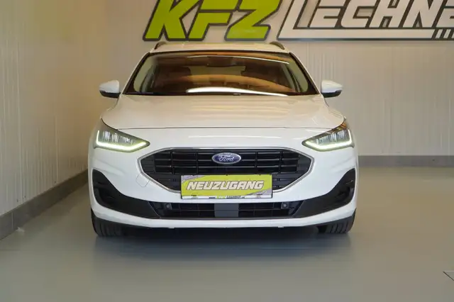 Ford Focus view 9