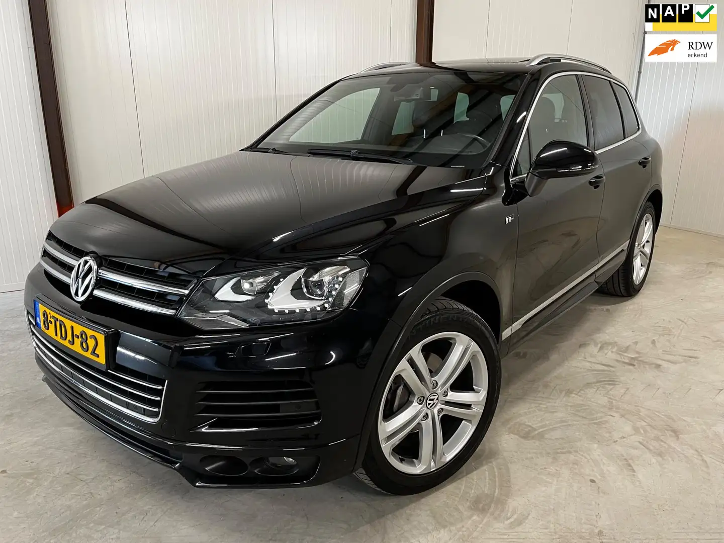 Volkswagen Touareg 3.0 TDI R-line LED/LEDER/MEMORY/NAP/LUCHT/PANO/20" Negro - 1