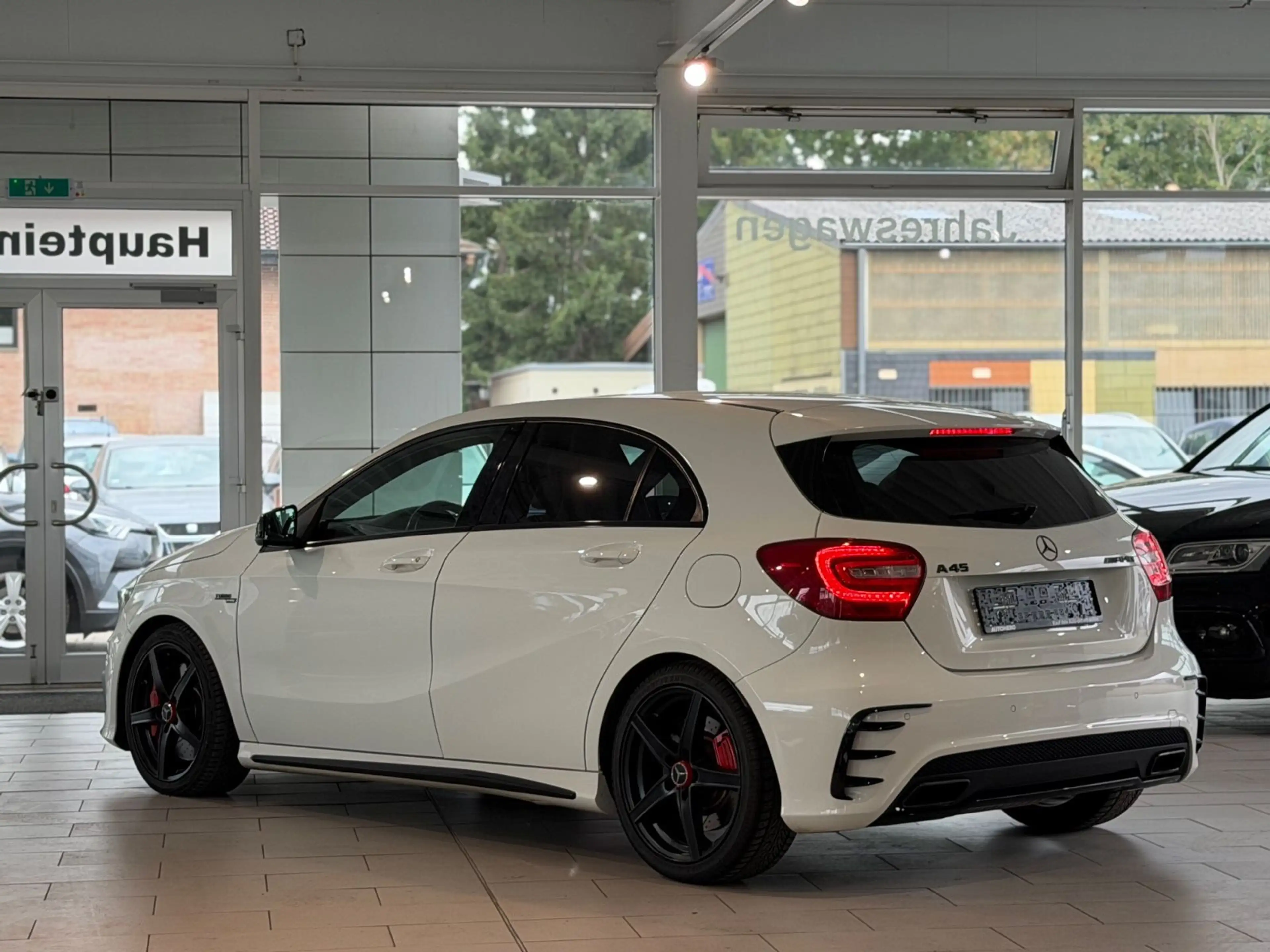 Mercedes-Benz A 45 AMG A A 45 AMG 4Matic*AUTOMA.*NAVI*Bi.XEN* — photo 4