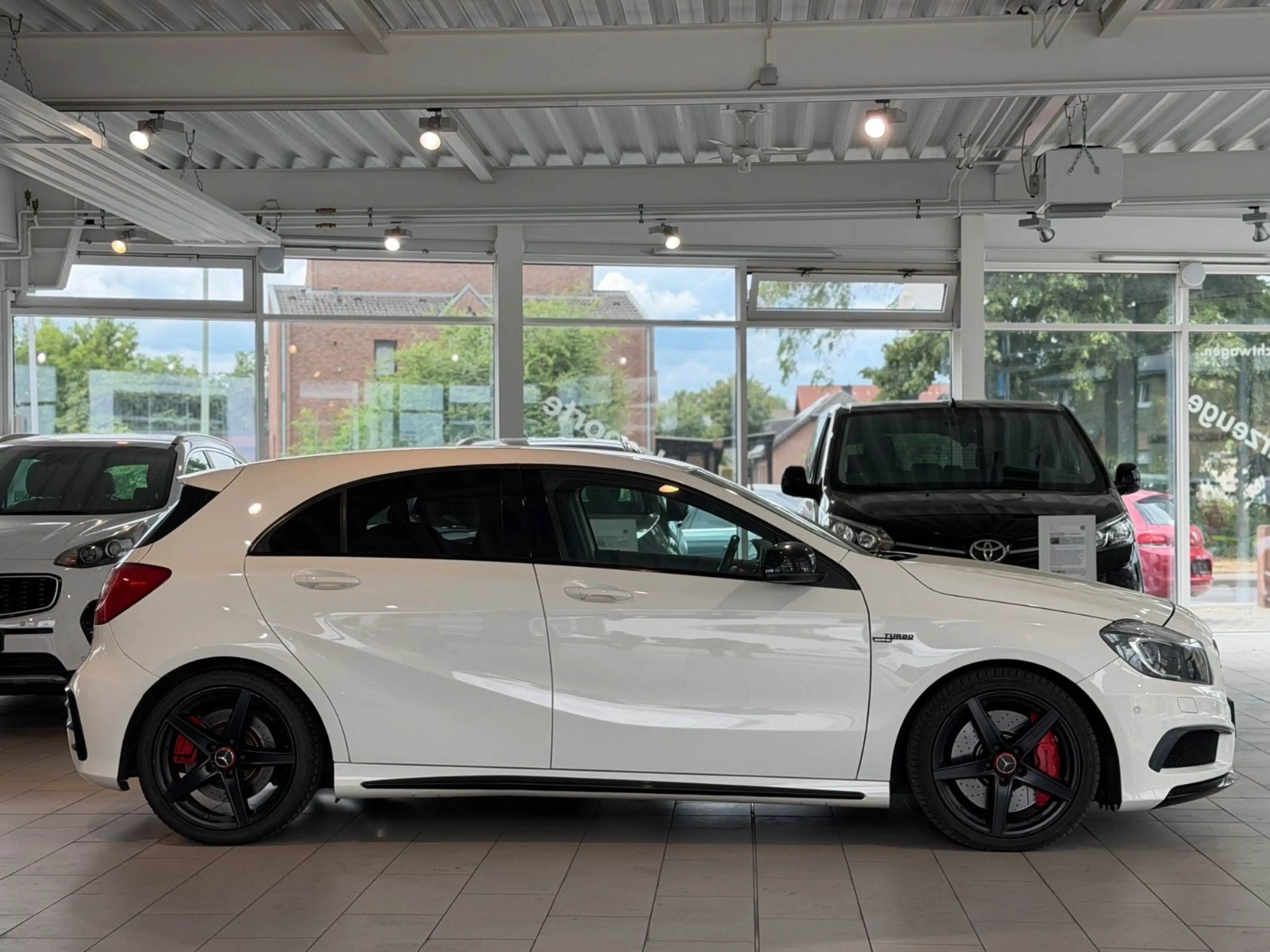 Mercedes-Benz A 45 AMG A A 45 AMG 4Matic*AUTOMA.*NAVI*Bi.XEN* — photo 6