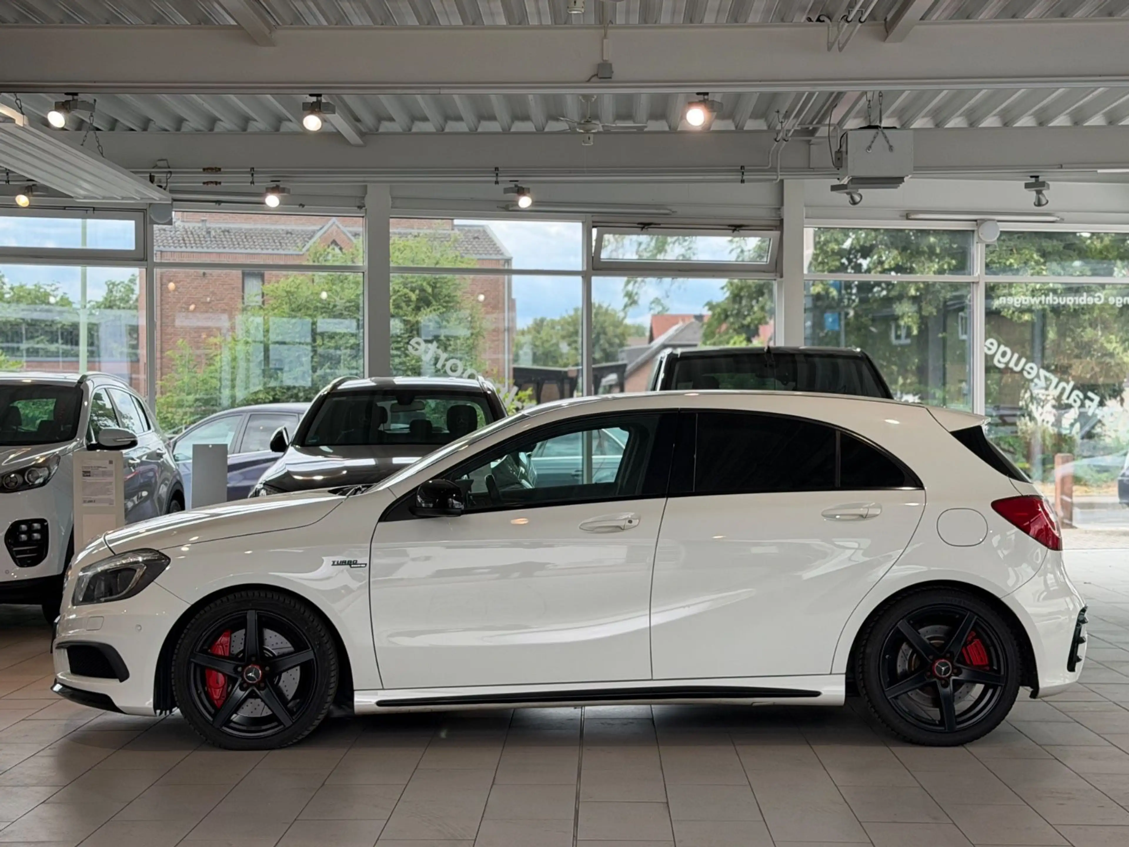 Mercedes-Benz A 45 AMG A A 45 AMG 4Matic*AUTOMA.*NAVI*Bi.XEN* — photo 3