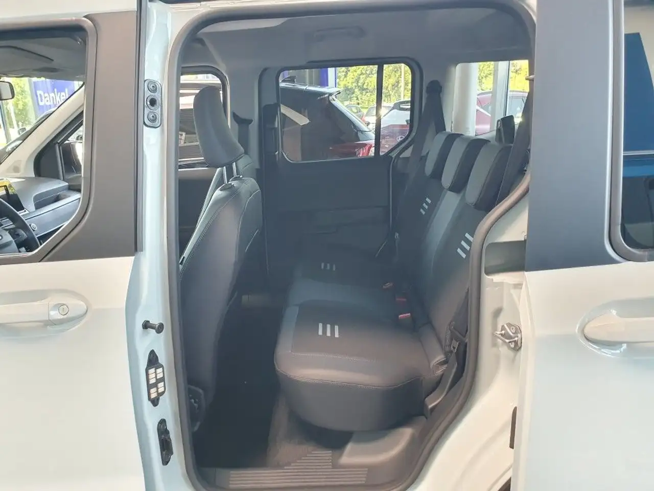 Ford Tourneo Courier 1.0 EcoBoost ACTIVE (V769) 5