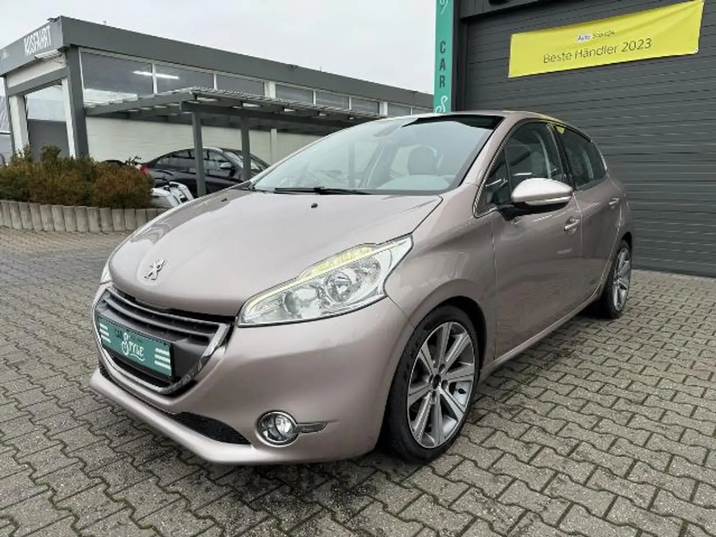 Peugeot 208 1.6 VTi 120 Allure NAVI SHZ PDC Beige - 1