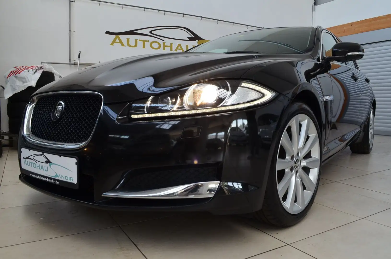 Jaguar XF Sportbrake 3.0 V6  S ~ Leder~Navi~Xenon~GSD Fekete - 1