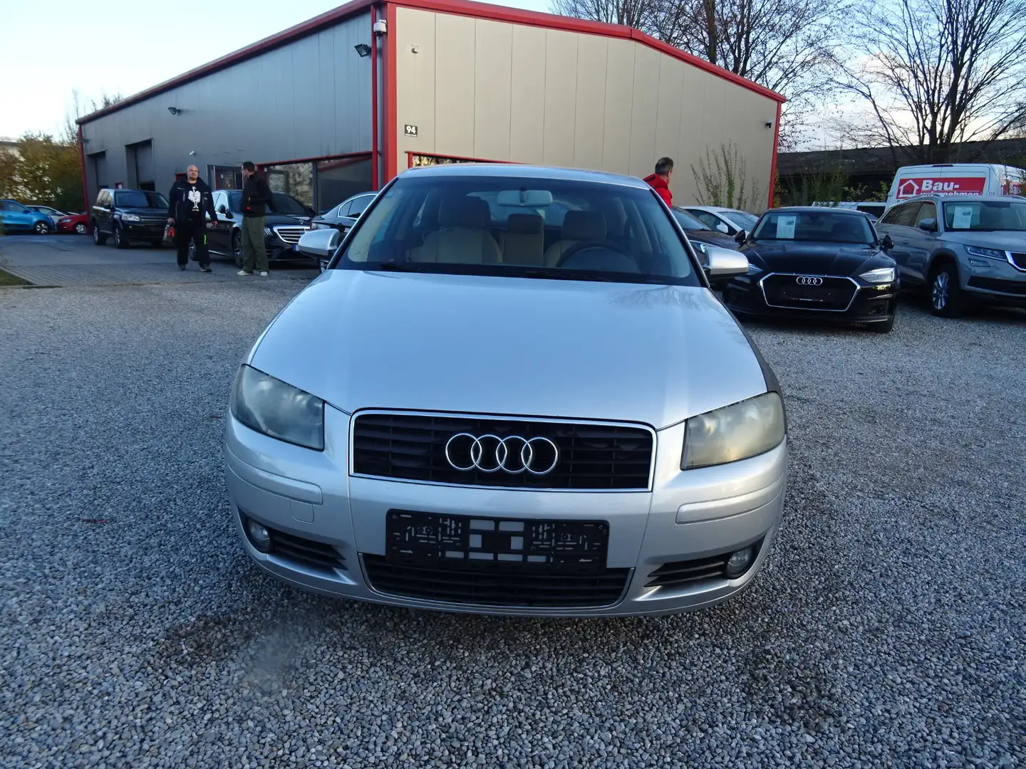 Audi A3 (8P1) 1.6 Attraction Silber - 2