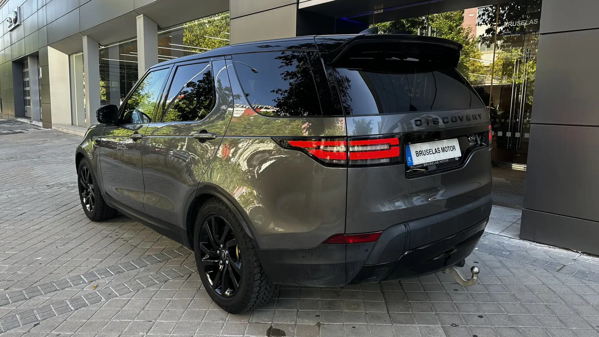 Land Rover Discovery 3.0SDV6 HSE Aut. Gris - 2
