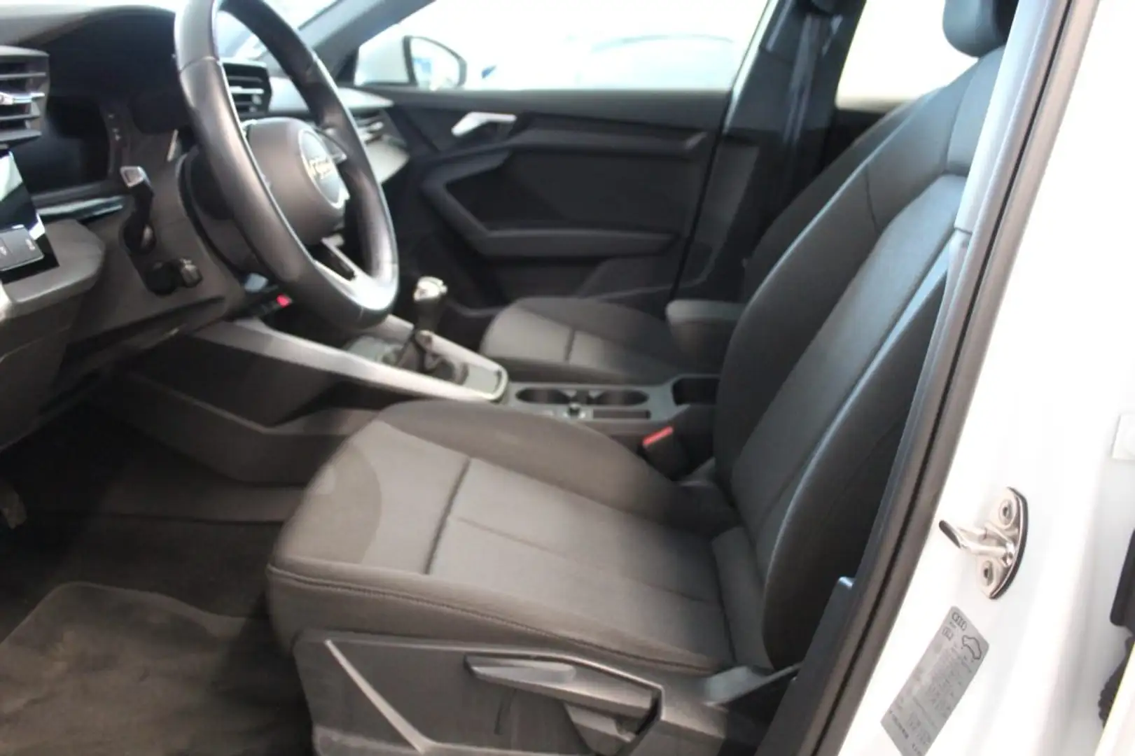 Audi A3 SPB 2.0 TDI 115 CV Business Advanced Wit - 2