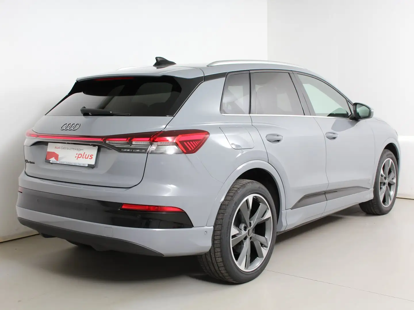 Audi Q4 e-tron performance Grau - 2