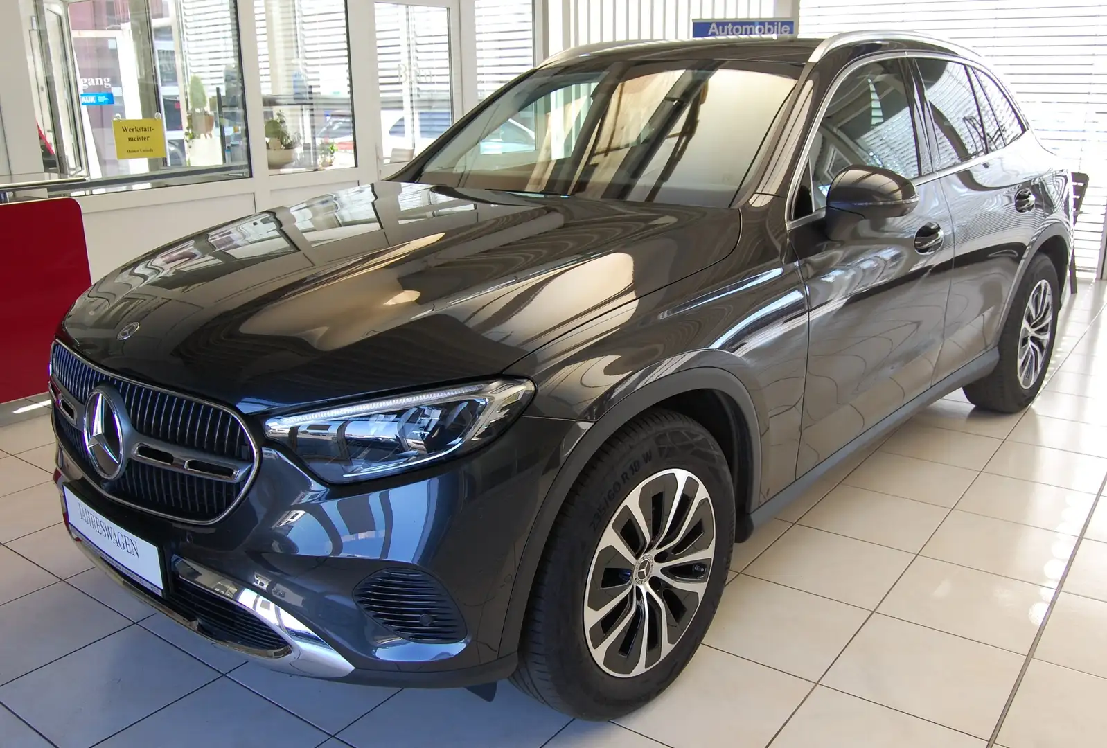Mercedes-Benz GLC 220 d 4Matic  AHK. LED . Avantgarde 360 Kamera Grau - 1