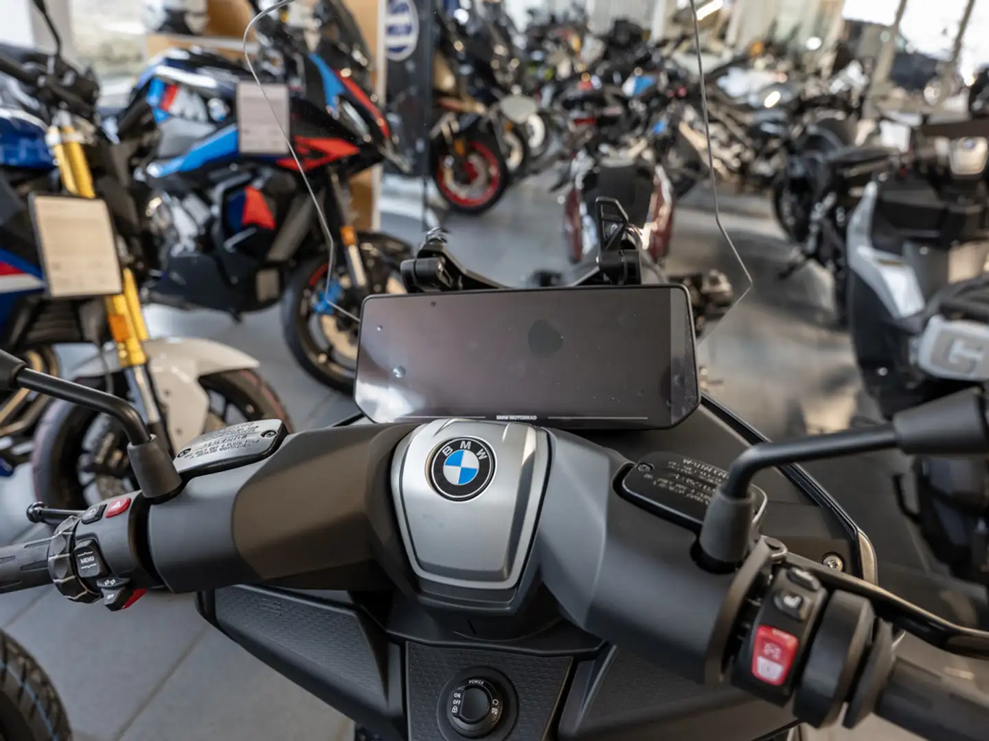 BMW C 400 GT KOMFORT-P. GRIFFHEIZUNG LED SHZ Černá - 2