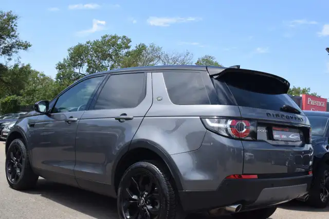 Land Rover Discovery Sport view 15