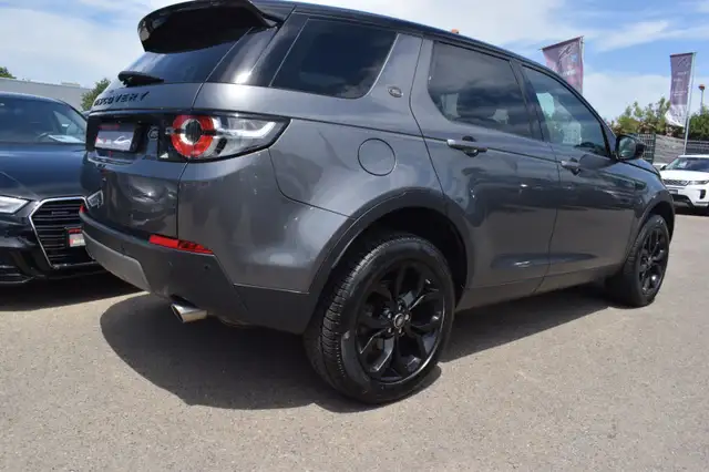 Land Rover Discovery Sport view 10