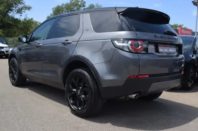 Land Rover Discovery Sport view 8