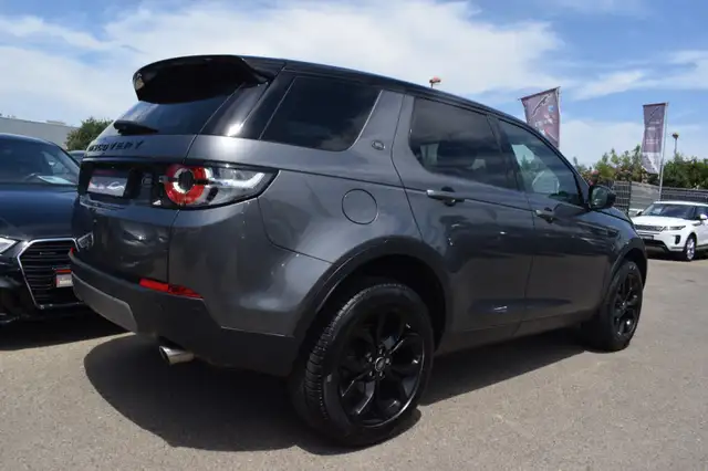 Land Rover Discovery Sport view 20