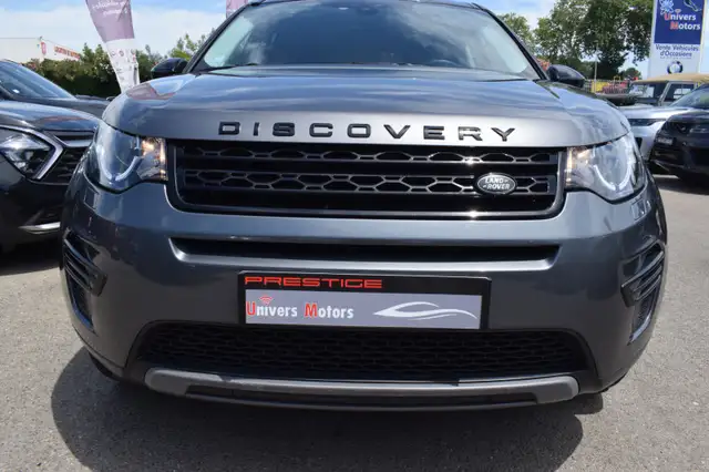 Land Rover Discovery Sport view 6