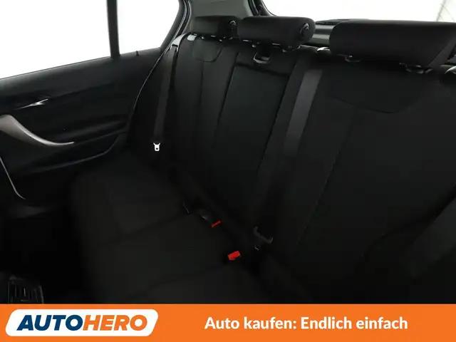 BMW 1 Series view 14