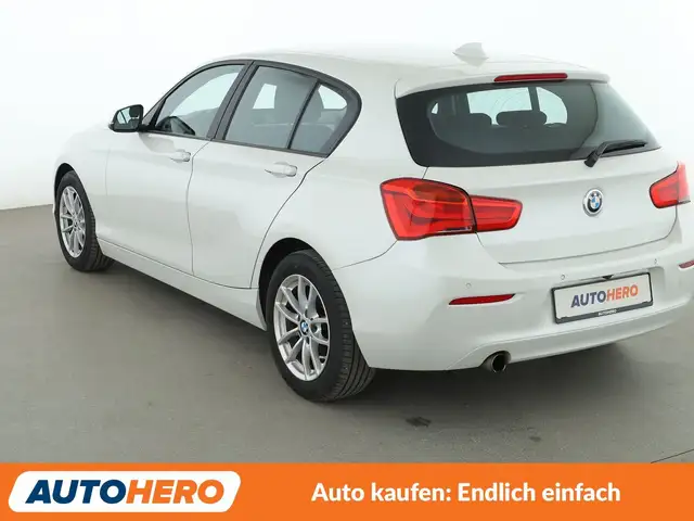 BMW 1 Series view 4