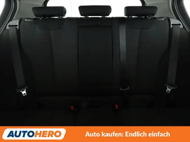 BMW 1 Series view 15