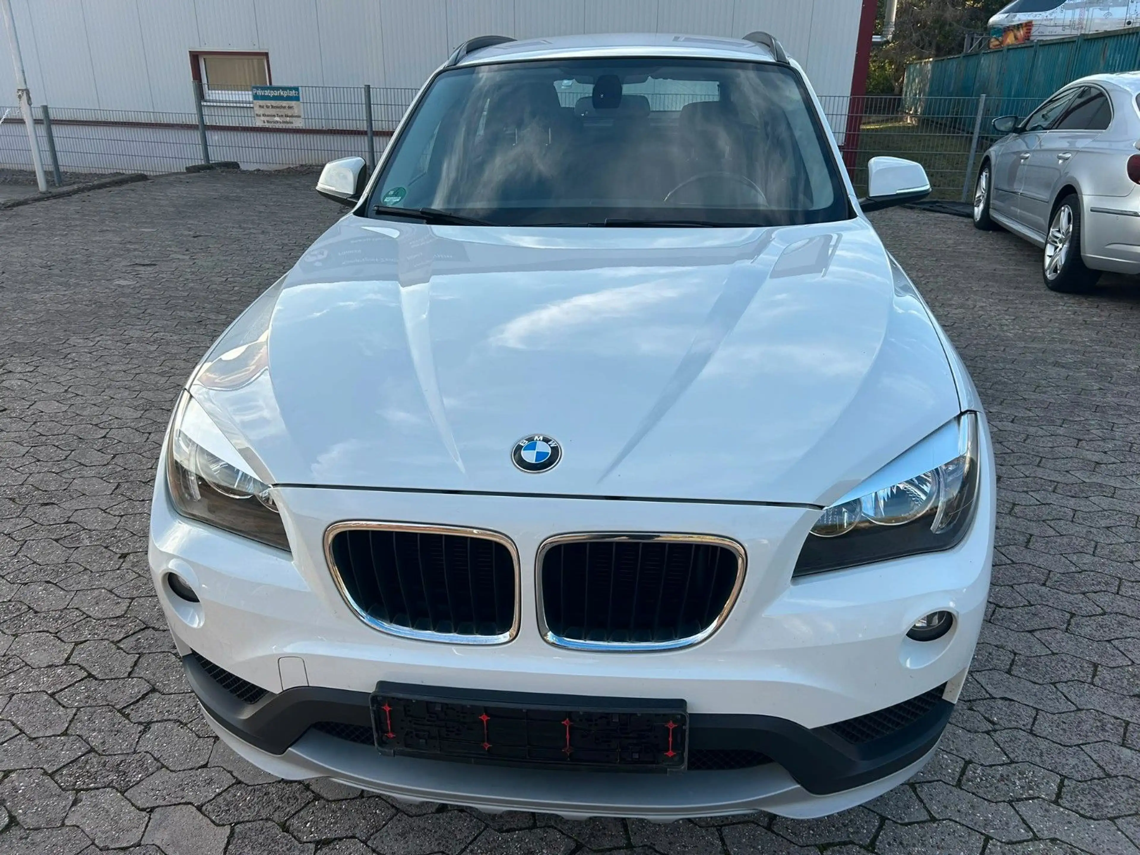 BMW X1 sDrive 18i PDC+SHZ+TEMP+8-fach — photo 2