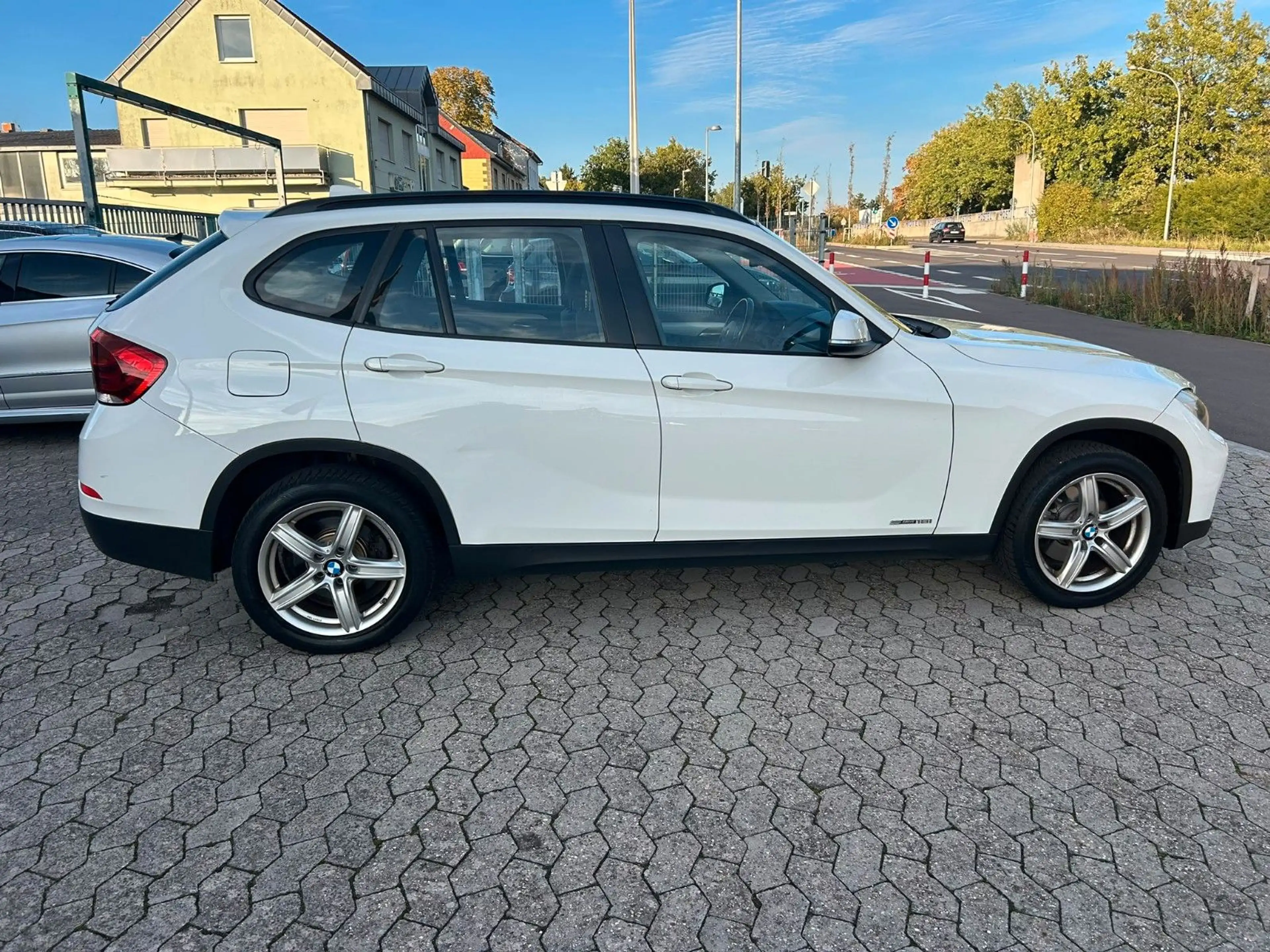 BMW X1 sDrive 18i PDC+SHZ+TEMP+8-fach — photo 4