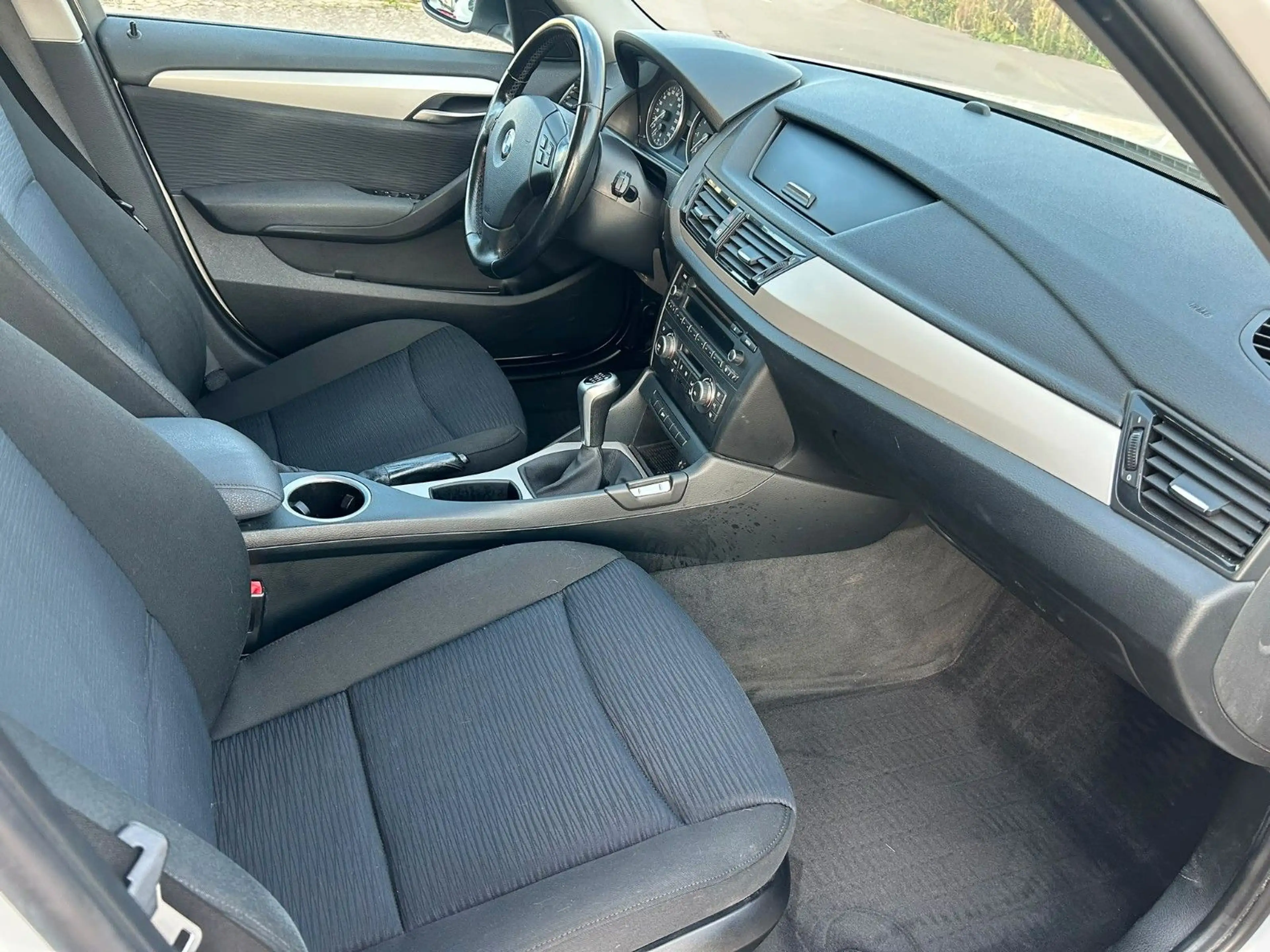 BMW X1 sDrive 18i PDC+SHZ+TEMP+8-fach — photo 10