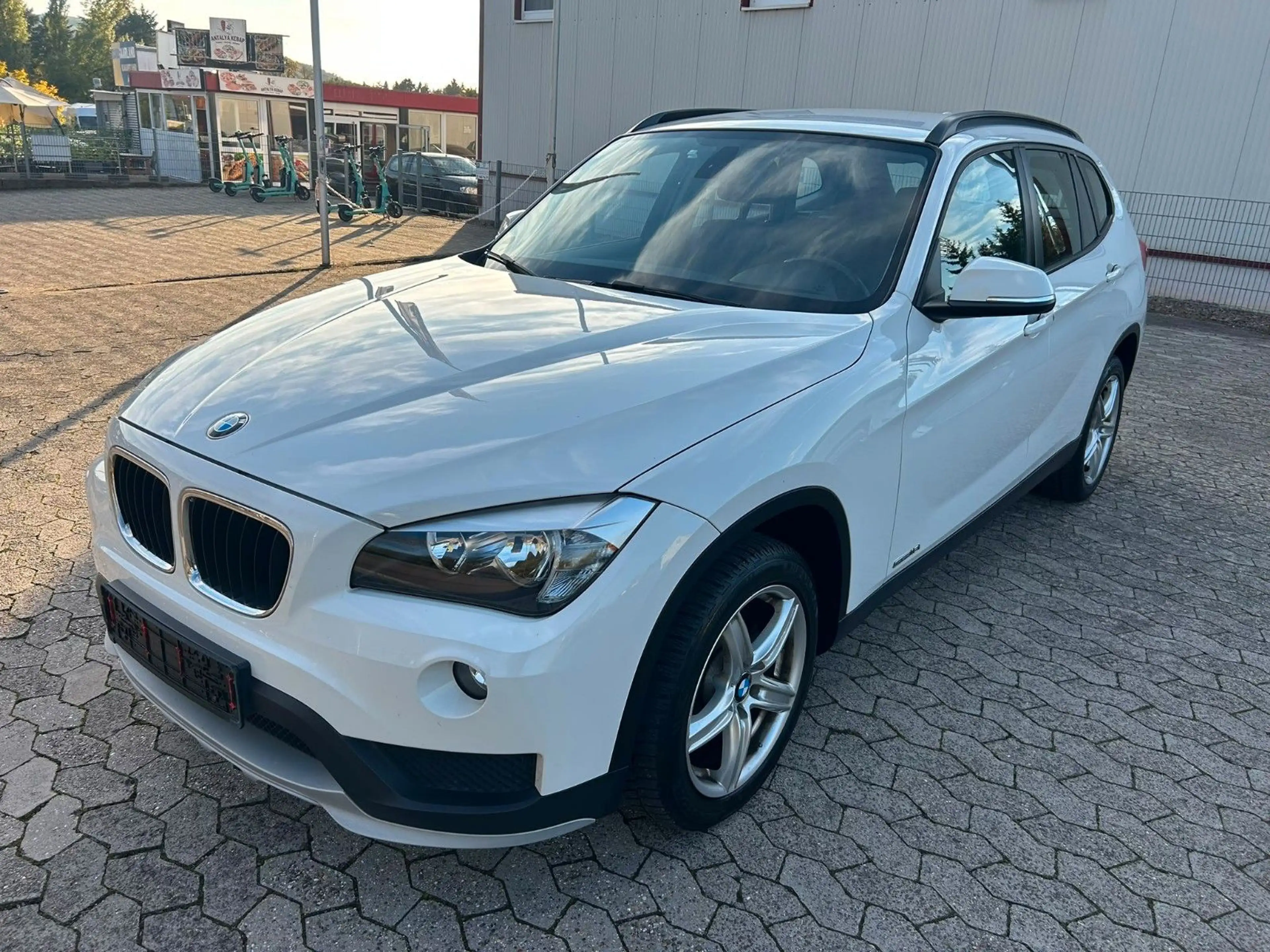 BMW X1 sDrive 18i PDC+SHZ+TEMP+8-fach