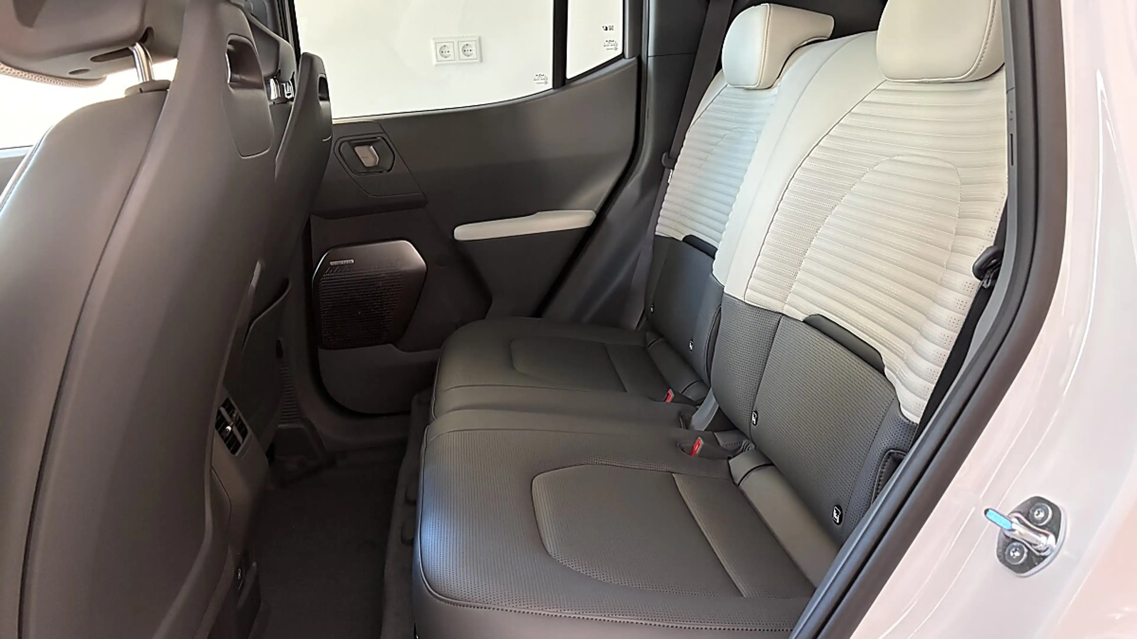 Kia EV2 4S FWD 61kWh GT-Line SD 22KW AC — photo 7