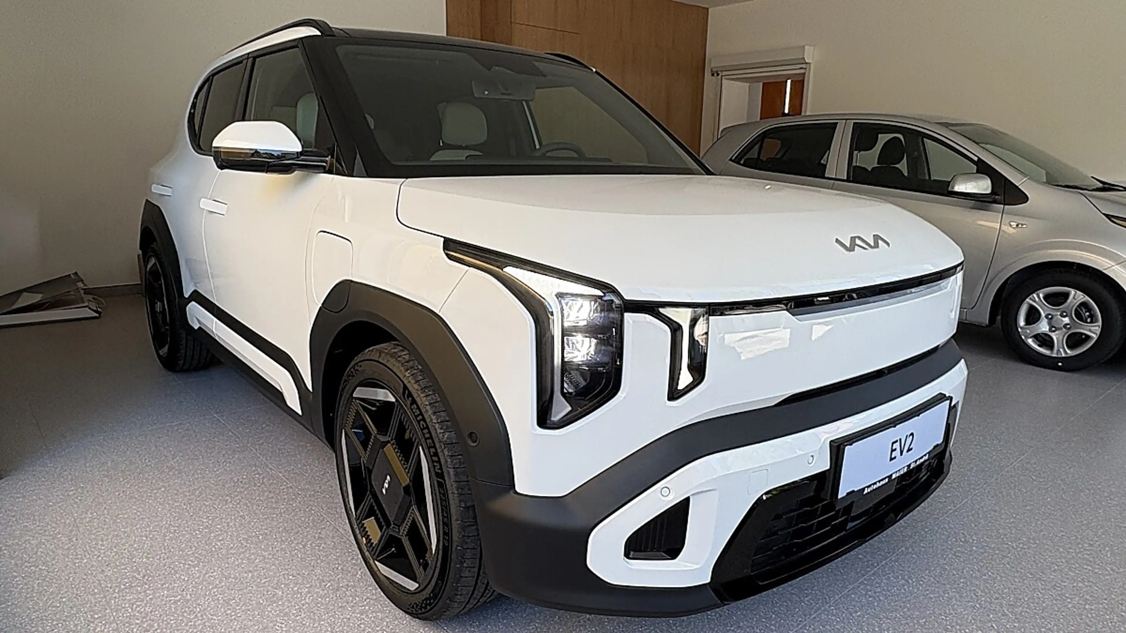 Kia EV2 4S FWD 61kWh GT-Line SD 22KW AC — photo 2
