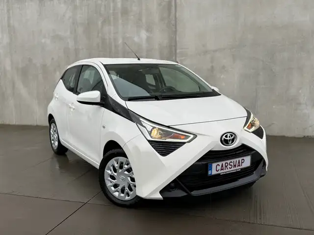 Toyota Aygo X-Play 1.0 VVTi / 12.000KM / CarPlay / A/C /Camera