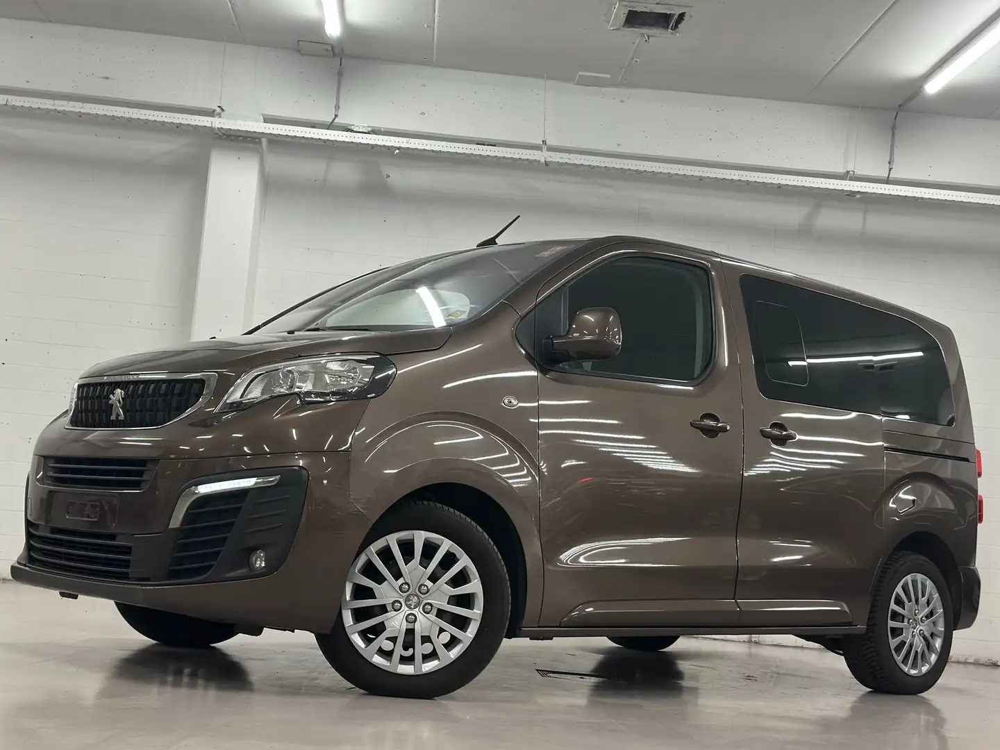 Peugeot Traveller Expert 1.6 Diesel 2017 8 zitplaatsen Zo Meenemen Kahverengi - 2